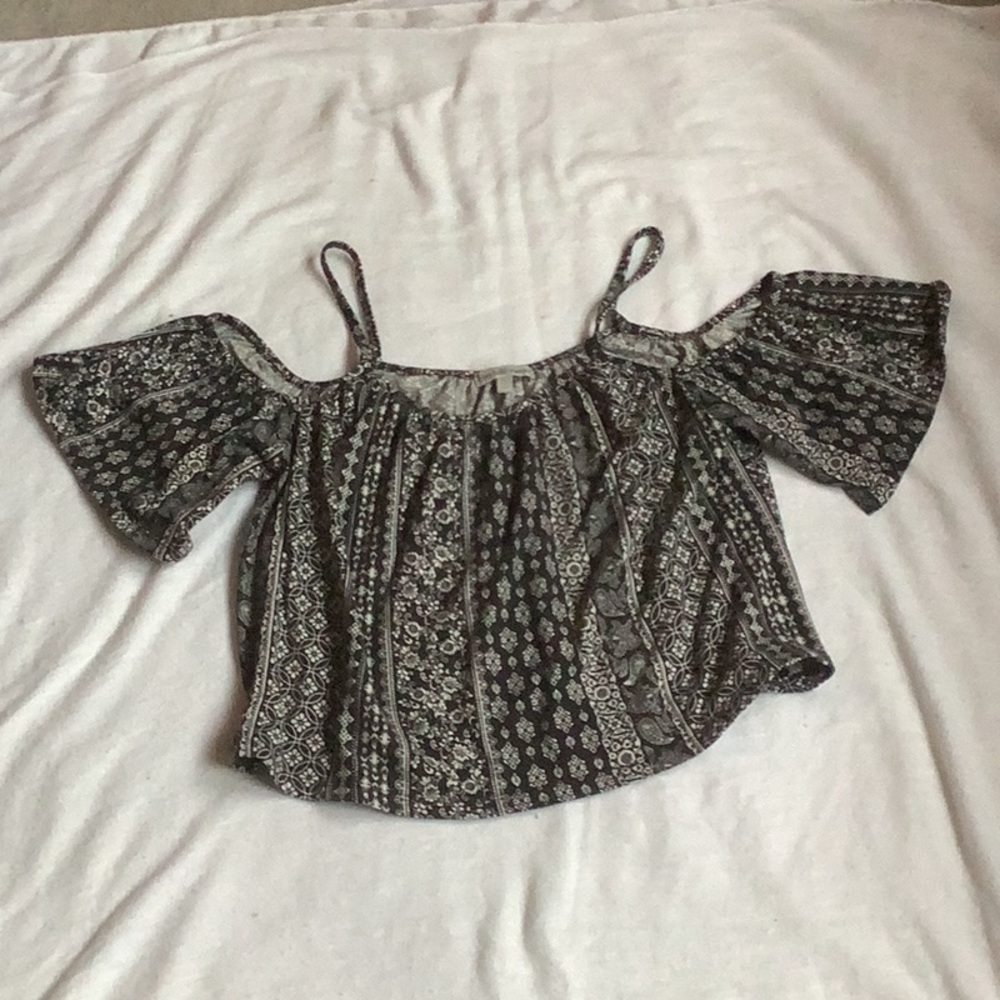 Charlotte Russe Cropped Top with spagetti straps and off the shoulder sleeves